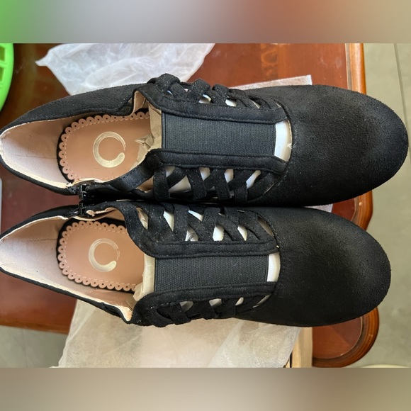 Journee Collection Piper in size 7.5 black. - Picture 5 of 8